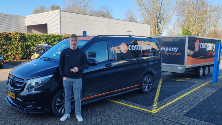 Geslaagde BE- rijbewijs Mika